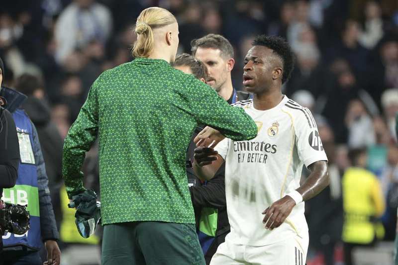  欧冠18决赛对阵：皇马连续5年遇曼城 巴黎VS切尔西 马竞战热刺_0227222336 新闻