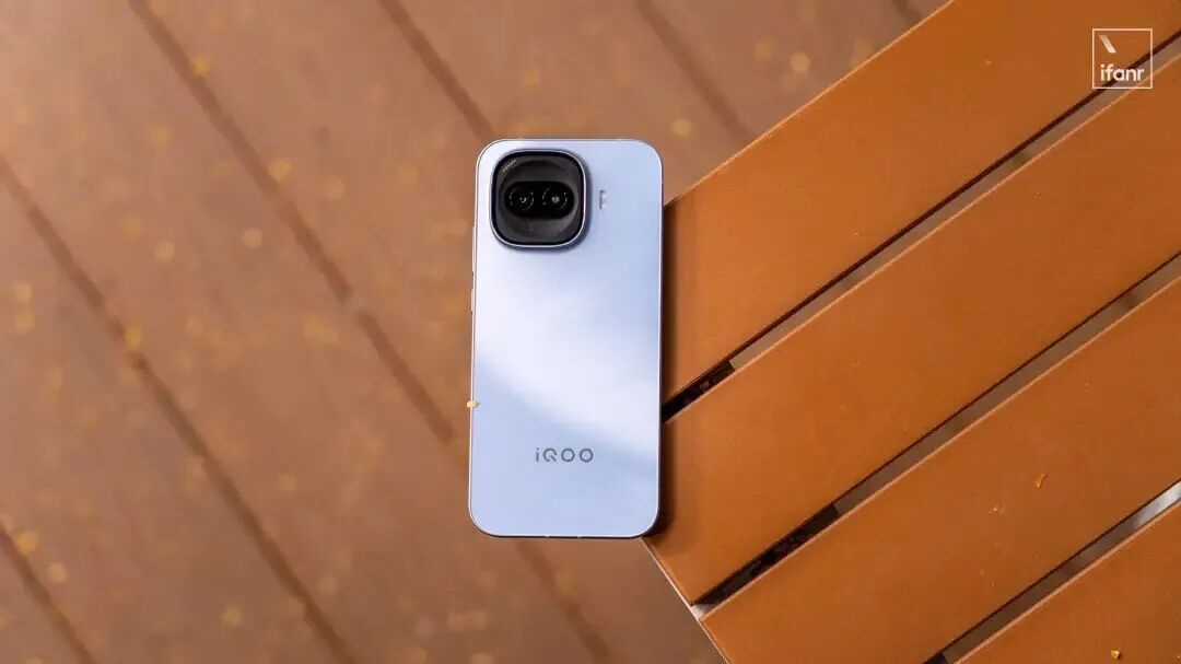  今年所有品牌手机即将大幅涨价，涨1000以上？AI的红利没吃上，钱包先空了 新闻 今年所有品牌手机即将大幅涨价，涨1000以上？AI的红利没吃上，钱包先空了 新闻