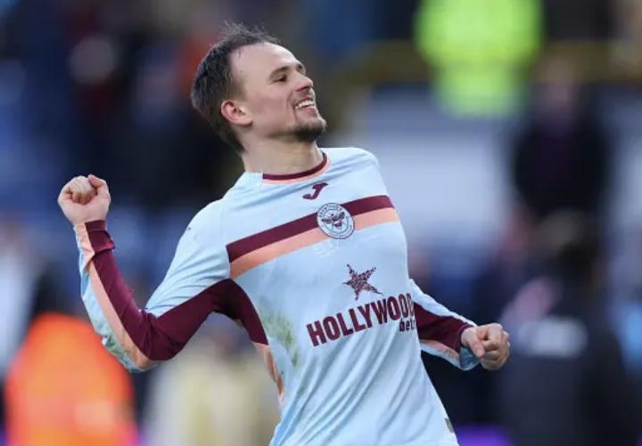  小蜜蜂进球功臣达姆斯高：主教练越来越自信了，他在不断进步 新闻