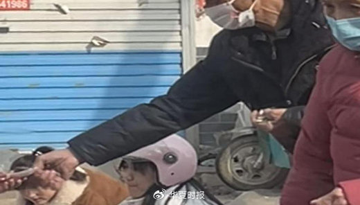  现金与云端交易都来“赶集”，烟火气里金融也是主角 新闻