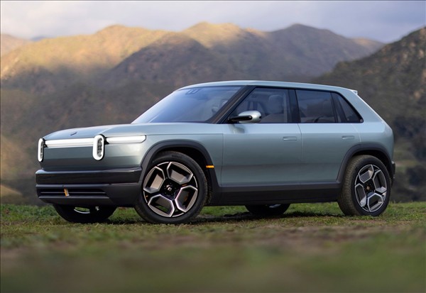 美国新势力车企CEO首次公开：造车8年烧光250亿美元