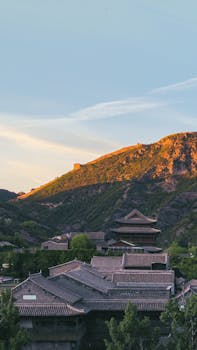  两办意见明确，农村土地承包再延长三十年试点稳步推进。 新闻