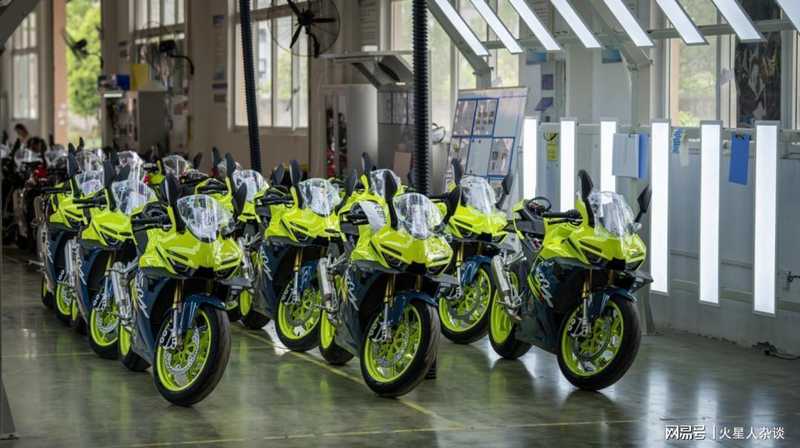  一个摩博会上被嘲笑的品牌，如何站上WSBK冠军领奖台 汽车科技