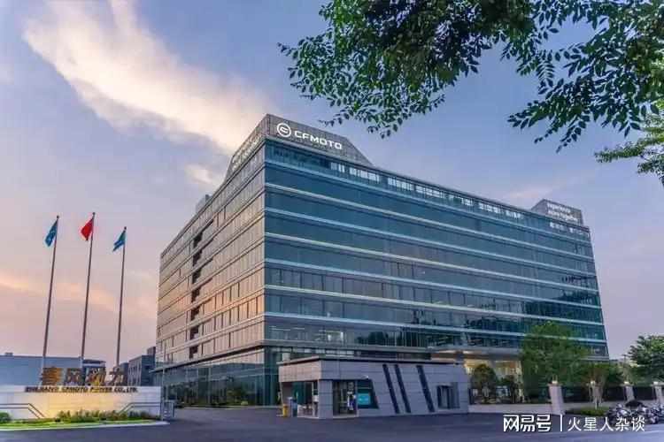  一个摩博会上被嘲笑的品牌，如何站上WSBK冠军领奖台 汽车科技