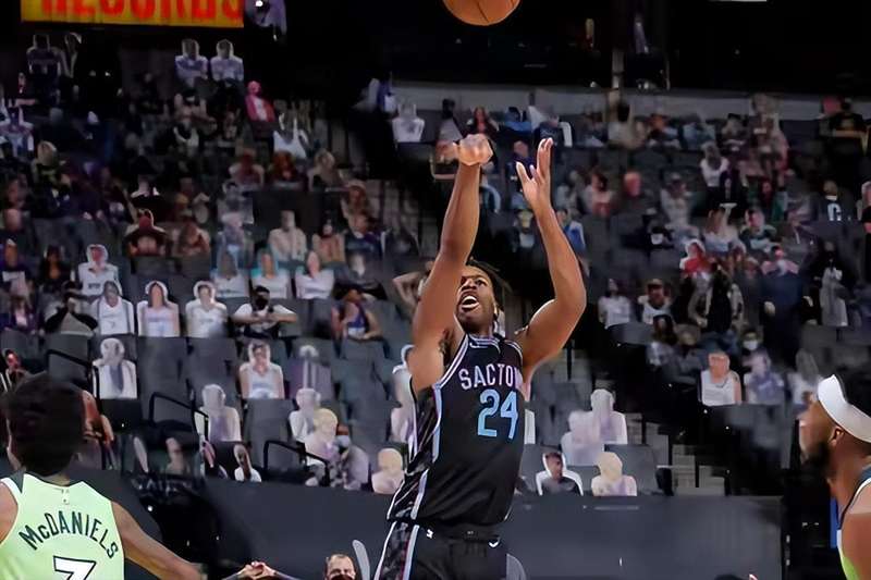  数据刷子的末路：从8600万顶薪到无球可打的NBA生存法则 体育新闻