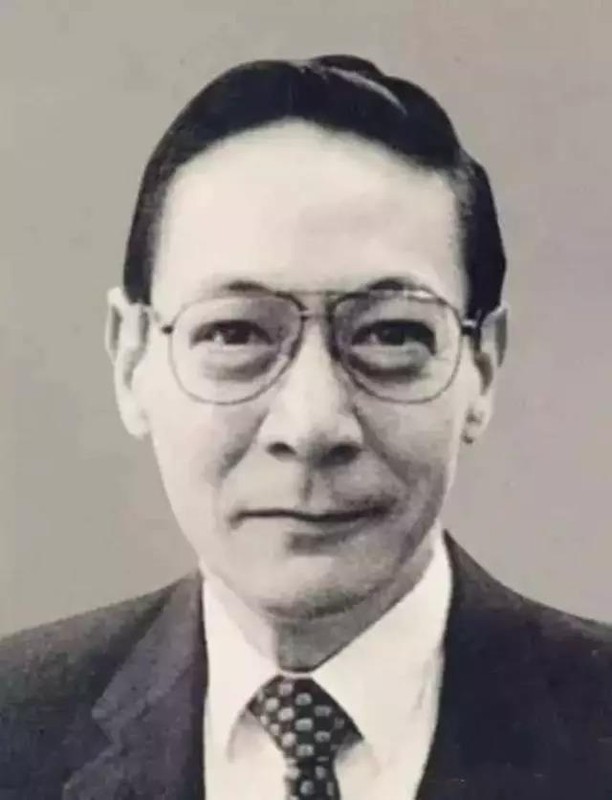 蒋孝勇病房最后时光：一位孙子的视角，记录时代的落幕与人生的抉择
