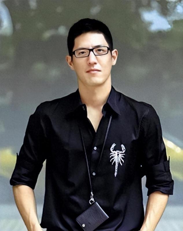 蒋孝勇病房最后时光:一位孙子的视角,记录时代的落幕与人生的抉择 影视小说