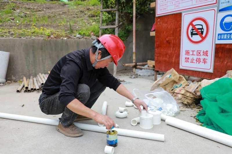 铸铁管道老化顽疾终得根治:金山张堰镇老旧公房雨污水系统升级实录 房产家居